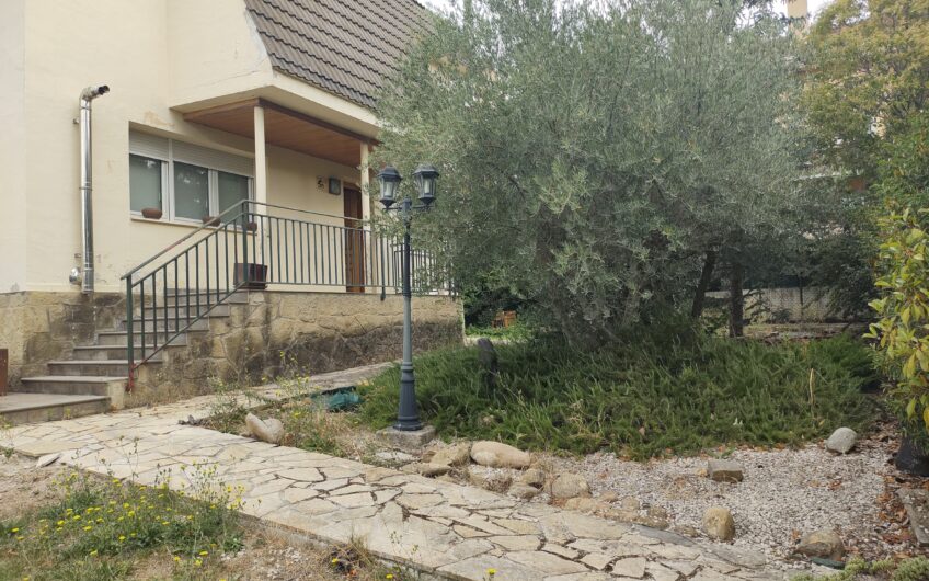 CASA AISLADA EN VENTA. ZIZUR MAYOR