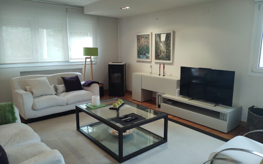 CASA AISLADA EN VENTA. ZIZUR MAYOR