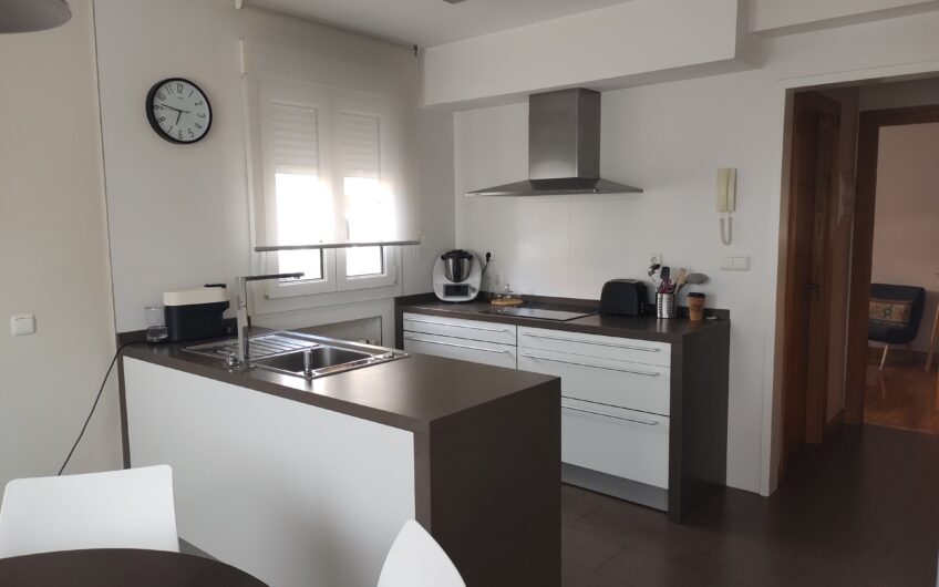 CASA AISLADA EN VENTA. ZIZUR MAYOR