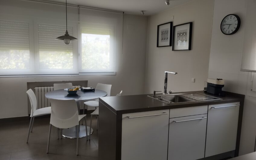 CASA AISLADA EN VENTA. ZIZUR MAYOR