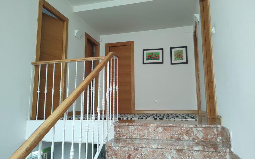 CASA AISLADA EN VENTA. ZIZUR MAYOR