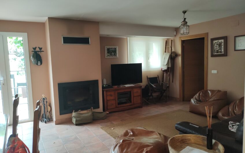 CASA AISLADA EN VENTA. ZIZUR MAYOR