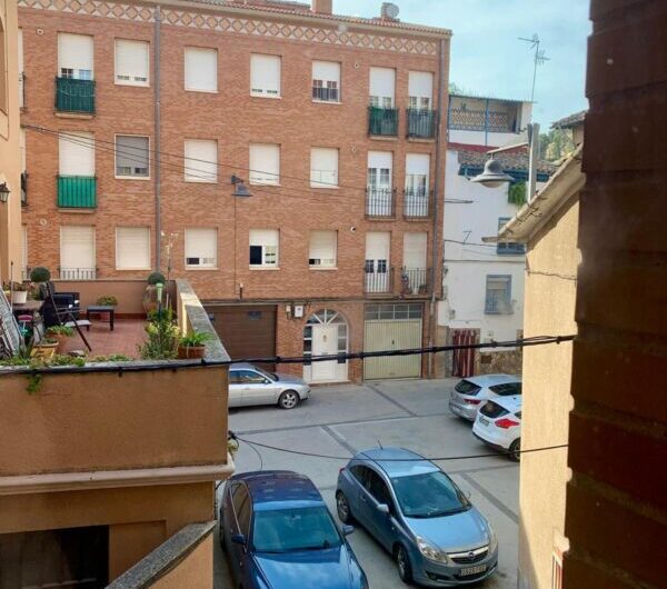 CASA ADOSADA EN VENTA. LODOSA